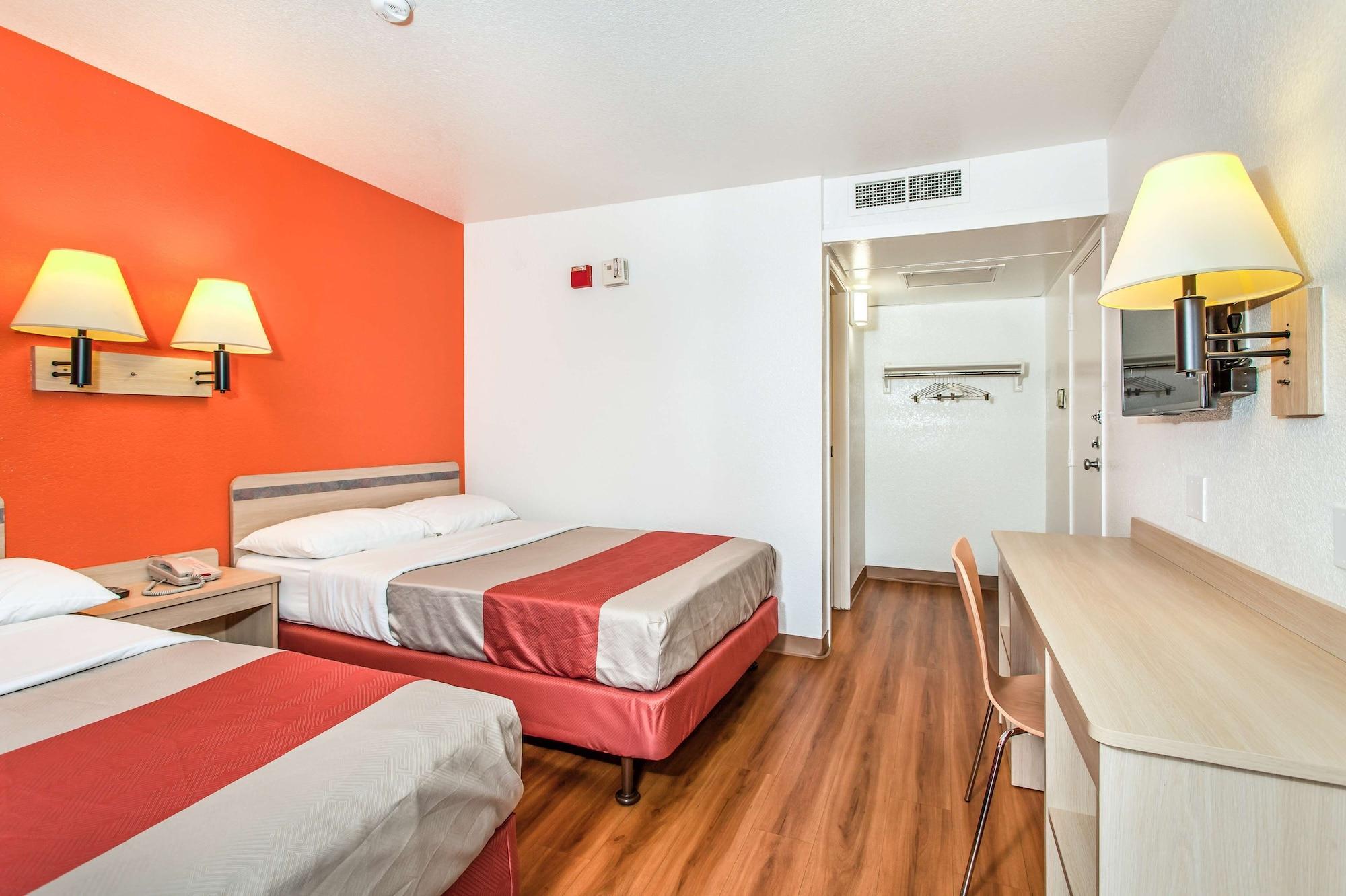 Hotel 6-vacaville, Ca 2*