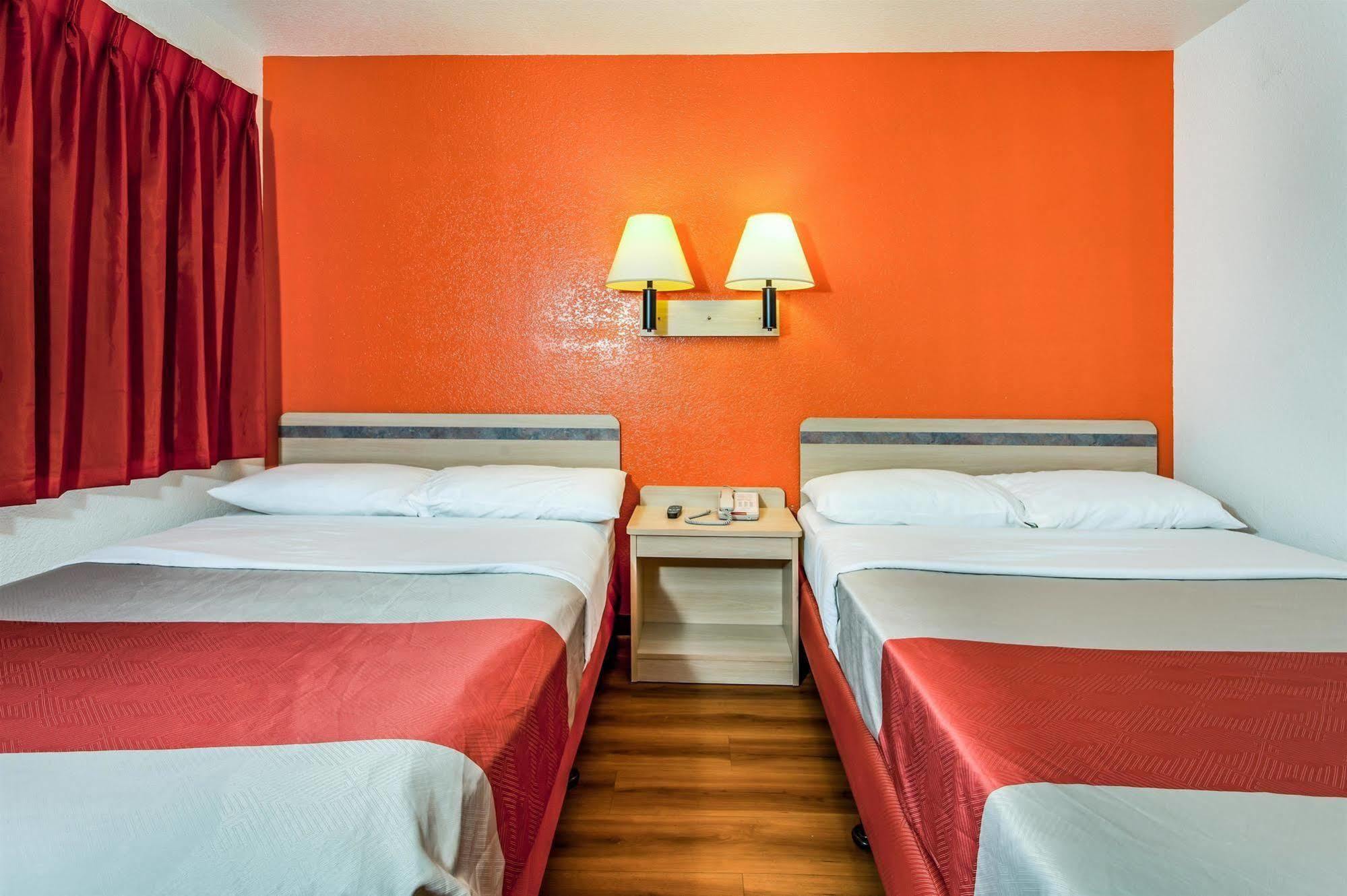 6-vacaville, Ca Hotel