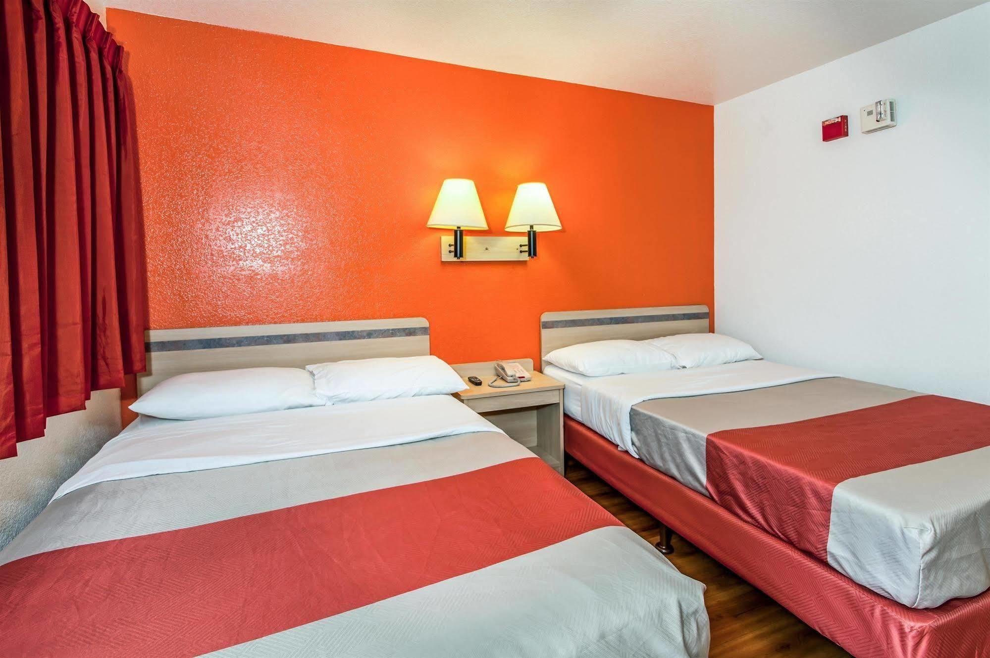 Hotel 6-vacaville, Ca 2*